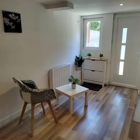 L'entre Deux Apartment Entrelacs